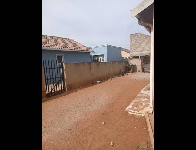 2 BEDROOM HOUSE FOR SALE IN PROTEA GLEN